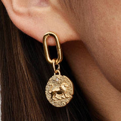 Charm Pandora Medallion Leone "Vita Veritas Virtus" Rifinito In Oro 763974C01