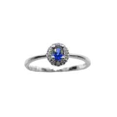 Anillo de oro blanco Giorgio Visconti con zafiro central y diamantes