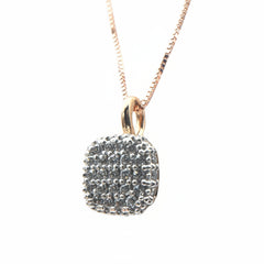 Collar de oro rosa de 18 quilates con colgante de circonita blanca