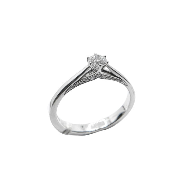 Anillo solitario de 6 puntas de Giorgio Visconti con diamante central y diamantes engastados