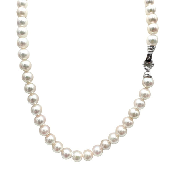 Collar con Perlas Akoya de 6,5 mm y Cierre de Oro Blanco y Diamantes