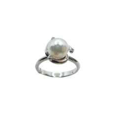 Anillo Iannelli de oro blanco hecho a mano con perla japonesa y diamantes