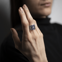Nove25 Ring Ethnic Decorated Band