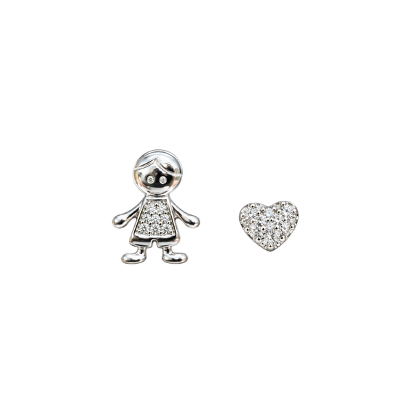 Pendientes de corazón de bebé hechos a mano por Iannelli en oro blanco y diamantes