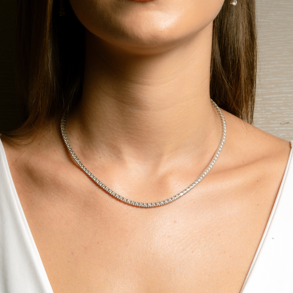 Collar tenis Giorgio Visconti de oro blanco de 18 quilates y diamantes naturales GB40199F