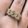 Anillo Bronzallure de banda dorada con cadena cuadrada y pavé de circonitas cúbicas
