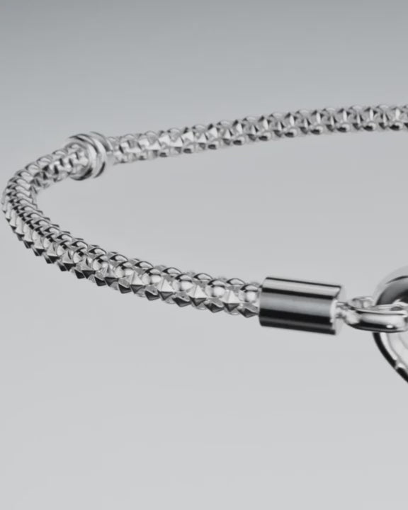 Pulsera Pandora de eslabones geométricos con cierre de mosquetón