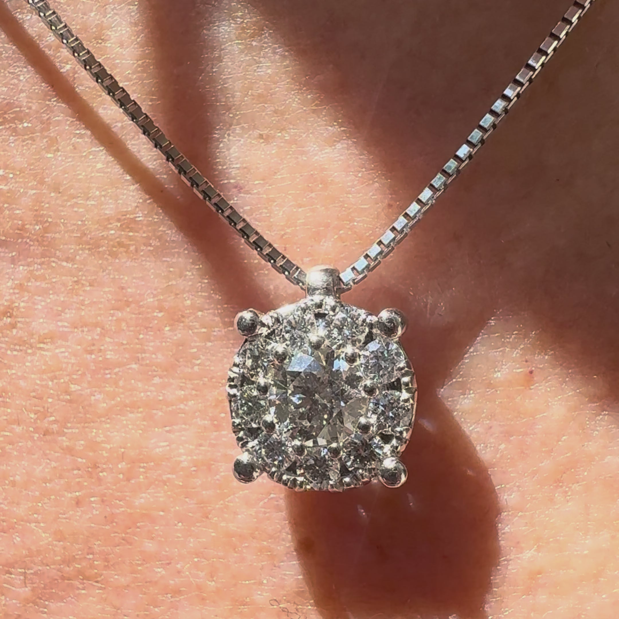 Collar Mirco Visconti Solitaire Magic en oro blanco y diamantes